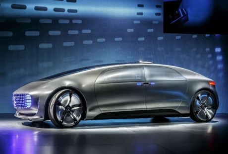 無人駕駛汽車還要跨過哪些坎才能上路?