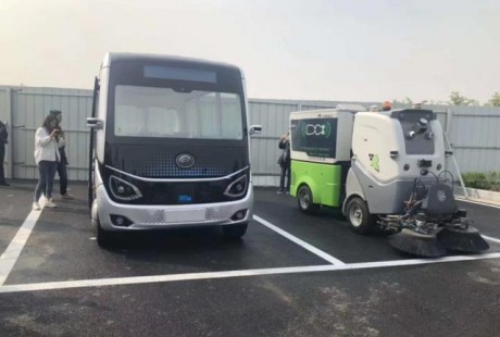 宇通智聯(lián)無人駕駛巴士在鄭州龍湖金融島試跑!