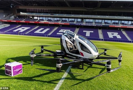 億航智能無(wú)人駕駛“空中出租車”試飛成功！