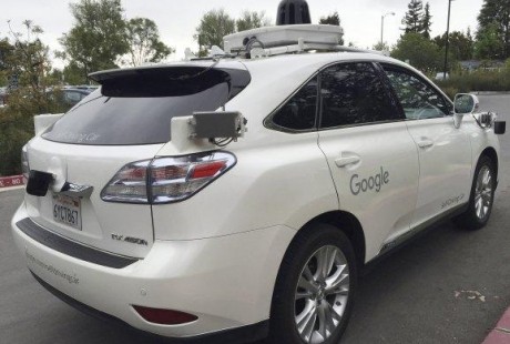 如何使自動駕駛汽車更像人類?