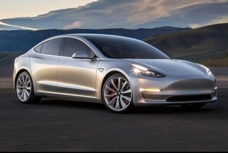 只要兩萬八？特斯拉全自動駕駛上線