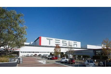 特斯拉自動駕駛團隊慘失大將！自動駕駛軟件負責人離職