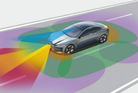 X7新問(wèn)世,寶馬的L3自動(dòng)駕駛市場(chǎng)最強(qiáng)棋子,體驗(yàn)度幾何?