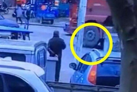 廣西一小車無人駕駛,致1人被碾軋身亡