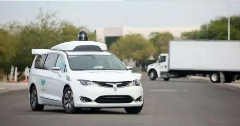 「差生」特斯拉和「頭牌」Waymo，做自動駕駛有什么不同？