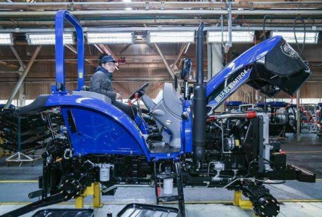 山東人種地用上無人駕駛拖拉機！看！它長這樣