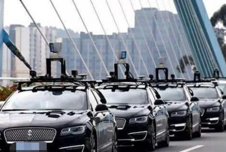 上?！盁o人駕駛”技術路測，老百姓樂開花：何時取消駕照？