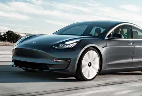 特斯拉發安全報告:啟動自動駕駛系統確實更安全