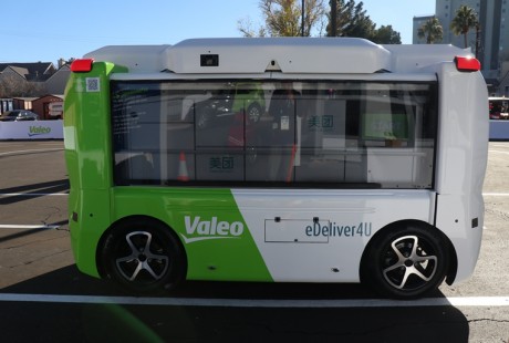 餐飲業(yè)“自救+馳援”:無接觸配送升級 無人車配送會成疫后常態(tài)嗎?