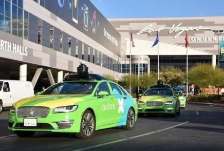 無人駕駛前夜,誰能駛向光明?