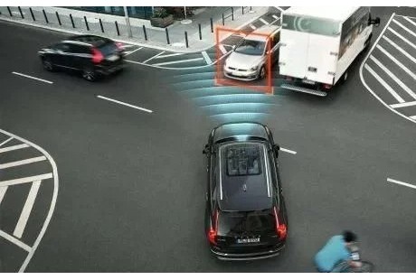 自動駕駛網約車熱度新高，雙手離開方向盤是否指日可待？