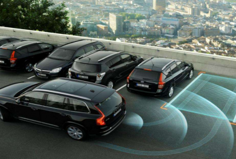 無人駕駛技術(shù)惹爭議!網(wǎng)友不理解：出了事故算誰的責(zé)任？