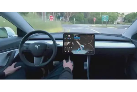 實測特斯拉Model 3，“全自動駕駛”功能名不符實