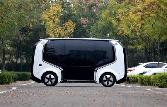 山東首個(gè)園區(qū)內(nèi)載人無人駕駛項(xiàng)目青島試運(yùn)營(yíng)