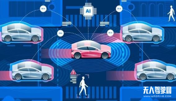 缺“芯”少“屏”，智能汽車產(chǎn)業(yè)鏈“痛并快樂(lè)著”