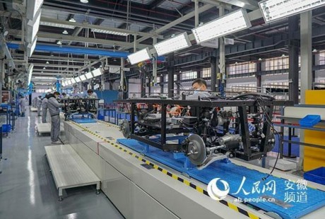 六安智梭無人駕駛應(yīng)用終端RCONE量產(chǎn)下線