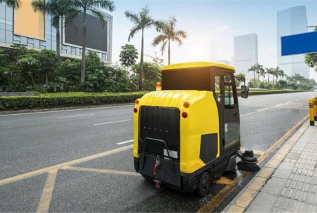 自動駕駛瞄準(zhǔn)環(huán)衛(wèi)行業(yè)，“重人力”模式或?qū)⒈活嵏? width=